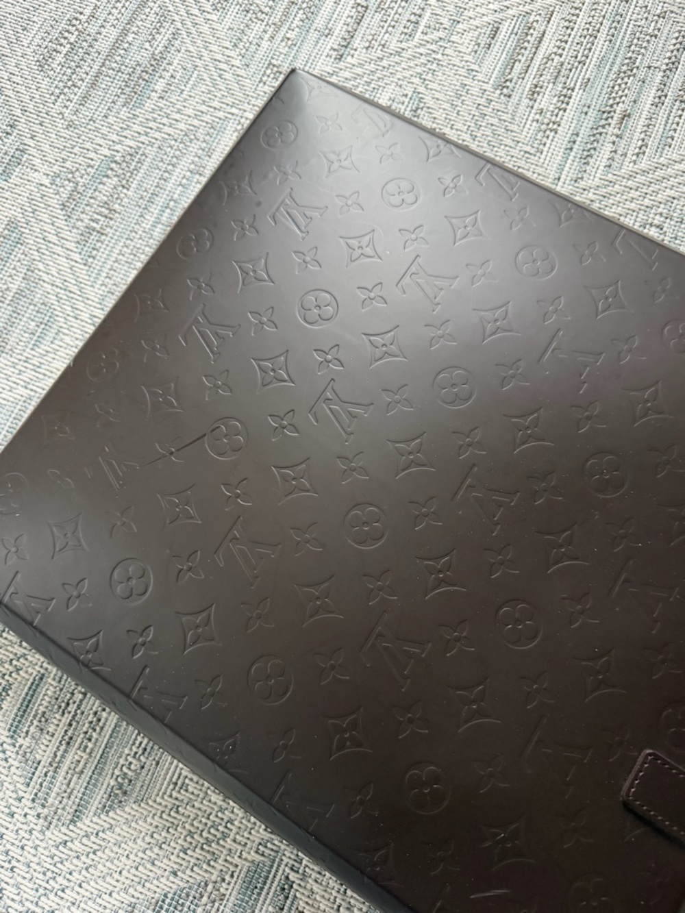 Louis Vuitton Monogram Glace Elvin Coated Calf Bag - Picture 9 of 14